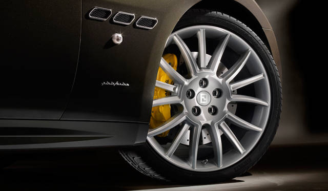 <strong>Maserati GranCabrio FENDI｜マセラティ グランカブリオ フェンディ</strong>