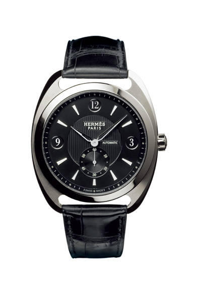 スモールセコンド機能のついた「ドレサージュ」。ほかにブレスレットタイプやピンクゴールドケースもある。<br /><br /><strong>ドレサージュ スモールセコンド</strong><br />81万9000円（予価）<br />自動巻き、ケースサイズ40.5×38.4mm、SS<br />2012年 年末発売予定<br /><br />©Paul Lepreux<br /><br />エルメスジャポン<br />Tel.03-3569-3300