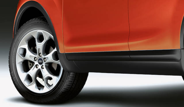 <strong>Ford Kuga Titanium Kinetic Motion｜フォード クーガ タイタニアム キネティックモーション</strong>