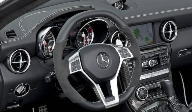 <strong>Mercedes-benz SLK 55 AMG｜メルセデス・ベンツ SLK 55 AMG</strong>　（写真は本国仕様）