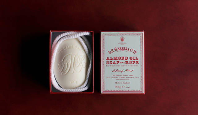 <strong>The General Store</strong>　ドクターハリスのひも付きソープ「Almond Oil Soap-on-a-Rope」 3990円
