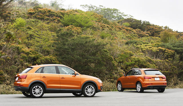 <strong>Audi Q3 2.0TFSI quattro 211PS｜アウディQ3 2.0 TFSIクワトロ 211PS</strong>　左｜「カラードバンパー（コントラストカラー）」「ハイグロスデザインパッケージ」　右｜「Sラインパッケージ」