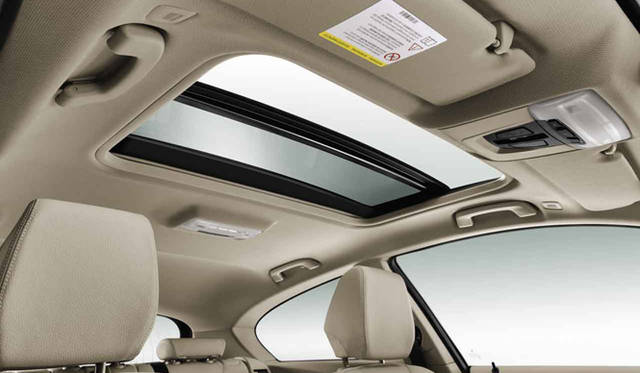 <strong>BMW 1 Series 3 doors｜ビー・エム・ダブリュー 1シリーズ 3ドア</strong>