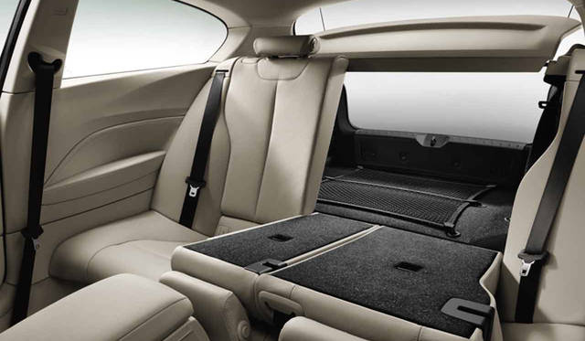 <strong>BMW 1 Series 3 doors｜ビー・エム・ダブリュー 1シリーズ 3ドア</strong>