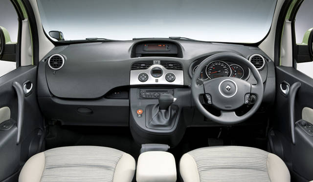 <strong>RENAULT KANGOO Couleur│ルノー カングー クルール</strong>　インテリア