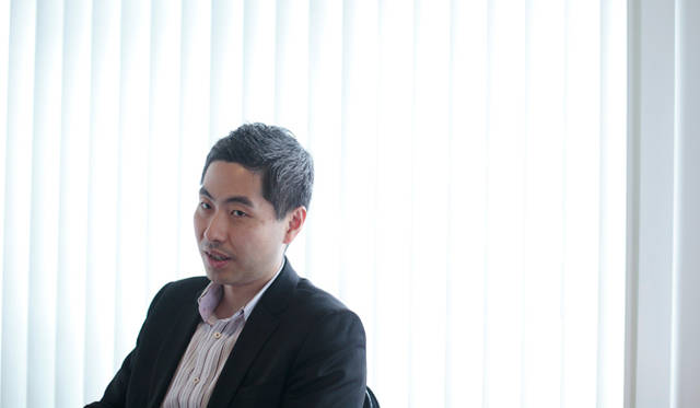 江戸っ子らしい粋な姿と、江戸っ子の持つ美意識を、それぞれ「粋（いき）」と「雅（みやび）」と名づけ、デザインに落とし込んでいった