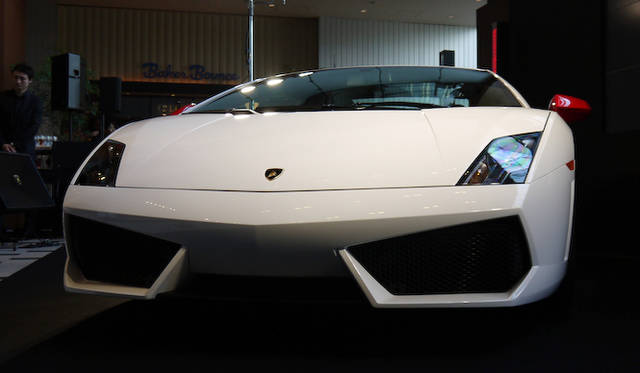 <strong>Lamborghini Gallardo LP560-4 Bianco Rosso｜ランボルギーニ ガヤルド LP560-4 ビアンコ・ロッソ</strong>