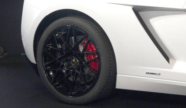 <strong>Lamborghini Gallardo LP560-4 Bianco Rosso｜ランボルギーニ ガヤルド LP560-4 ビアンコ・ロッソ</strong>