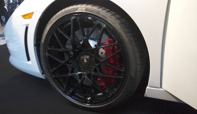 <strong>Lamborghini Gallardo LP560-4 Bianco Rosso｜ランボルギーニ ガヤルド LP560-4 ビアンコ・ロッソ</strong>