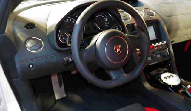 <strong>Lamborghini Gallardo LP560-4 Bianco Rosso｜ランボルギーニ ガヤルド LP560-4 ビアンコ・ロッソ</strong>