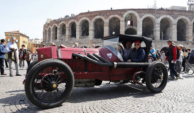 <strong>LOUIS VUITTON CLASSIC SERENISSIMA RUN 2012</strong>