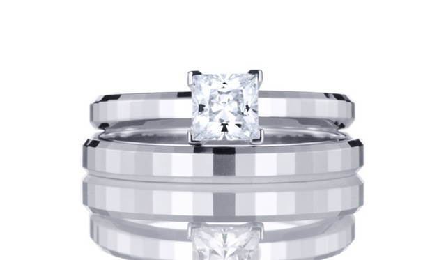 <strong>CORE JEWELS│コアジュエルス</strong>　ブライダルラインより。エンゲージリング