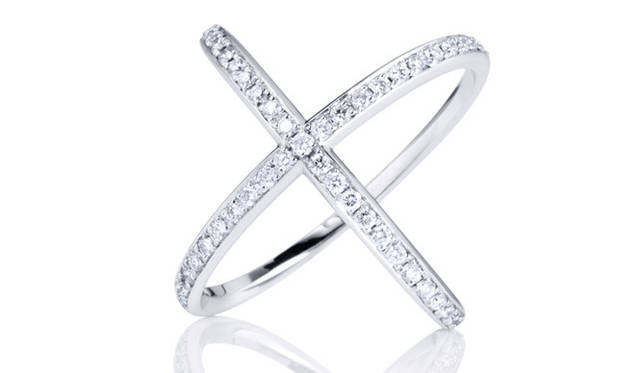 <strong>CORE JEWELS│コアジュエルス</strong>　ブライダルラインより。マリッジリング