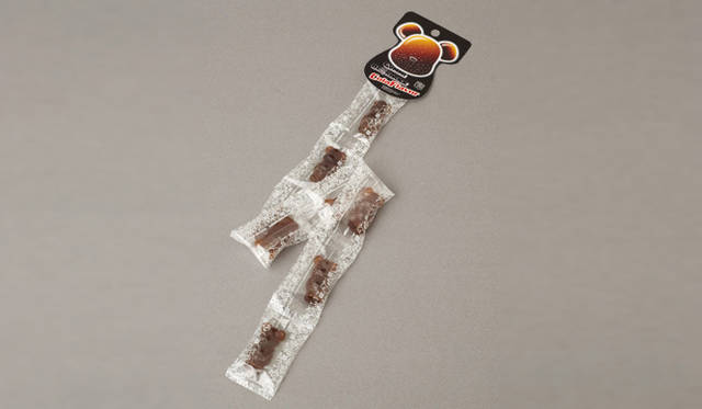 　「MEDICOM TOY EXHIBITION ’12」開催記念商品　BE@RBRICK　GUMMI COLA FLAVOR 399円（製造元・問い合わせ先／有限会社イーストプライド）