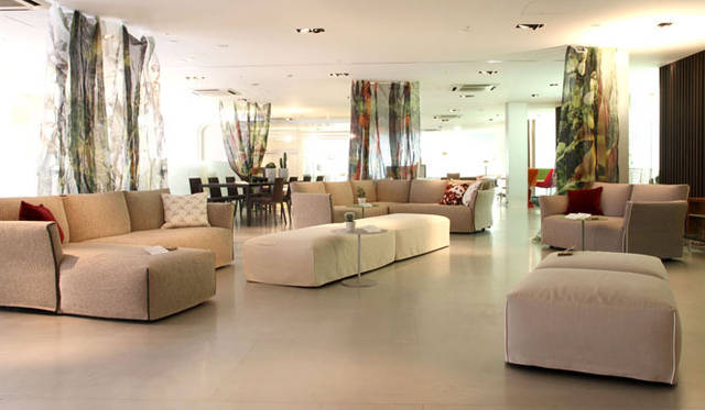 <strong>Cassina ixc.｜カッシーナ・イクスシー</strong>　カッシーナ・イクスシー青山本店3階