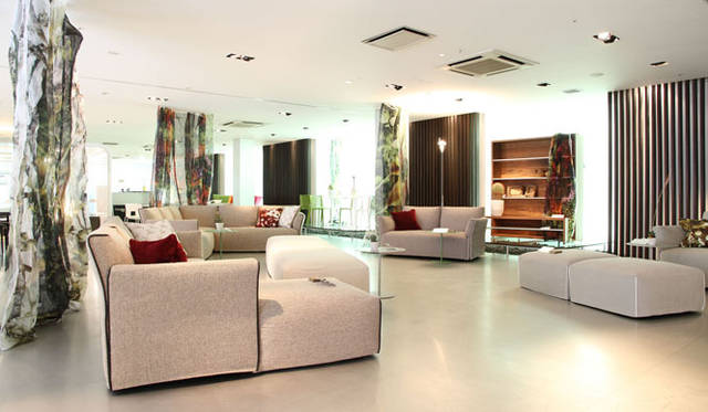 <strong>Cassina ixc.｜カッシーナ・イクスシー</strong>　カッシーナ・イクスシー青山本店3階