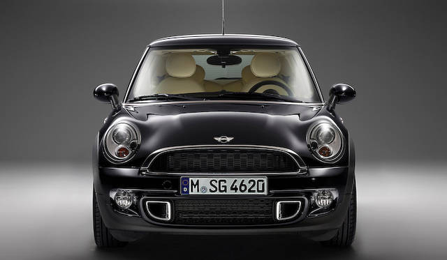 <strong>MINI INSPIRED BY GOODWOOD｜ミニ インスパイアード バイ グッドウッド</strong>