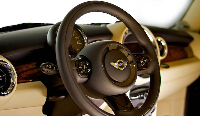 <strong>MINI INSPIRED BY GOODWOOD｜ミニ インスパイアード バイ グッドウッド</strong>