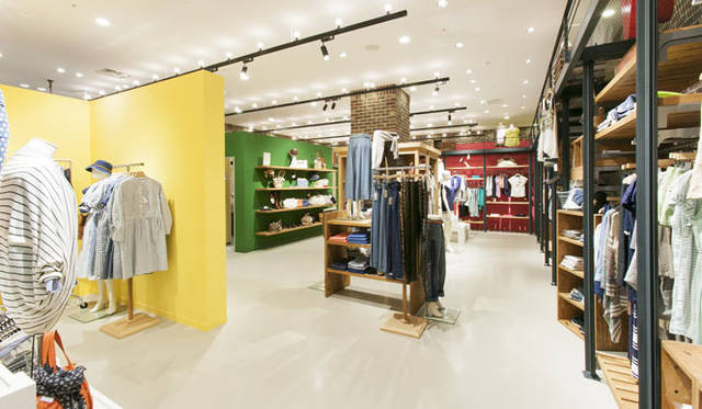 <strong>BEAMS｜ビームス</strong>　ウィメンズコーナー全景