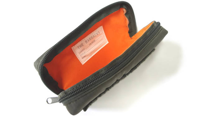 <strong>GLOBE SPECS｜グローブスペックス</strong>　新アイウェアブランド「THE BARRACKS」特製ケース