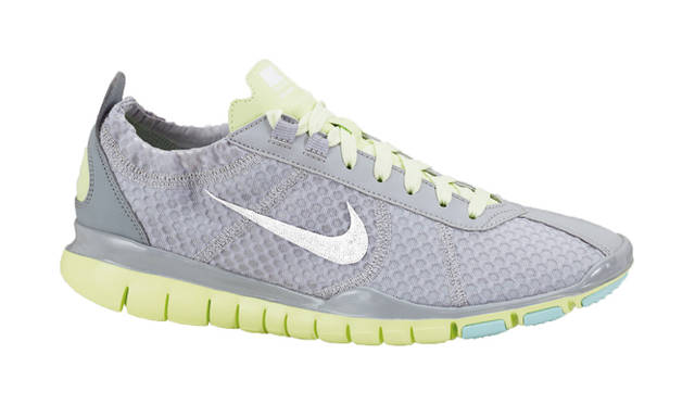 <strong>NIKE｜ナイキ</strong>　「THE LOOK OF SPORT：ローラ・エネヴァー」　ナイキ フリー TR ツイスト 8925円
