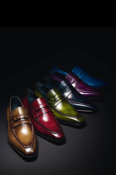 <strong>Berluti｜ベルルッティ</strong>　「アンディ・ローファー」50周年記念モデル。左からカシミア、バーミリオン、ヴェルデ、クラシックネイビー、パープル、フラッシュブルーの全6色。各38万8500円（ベルルッティ）