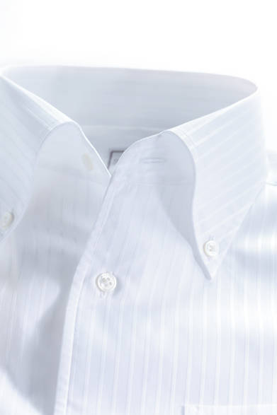 <strong>阪急MEN’S TOKYO｜6月 “ハイセンスに楽しむクールビズ”</strong>　イタリアンボタンダウン半袖シャツ8925円（HITOYOSHI）