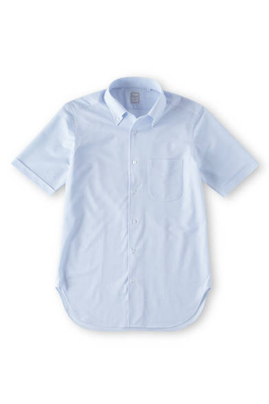 <strong>阪急MEN’S TOKYO｜6月 “ハイセンスに楽しむクールビズ”</strong>　イタリアンボタンダウン半袖ニットシャツ9975円（HITOYOSHI）