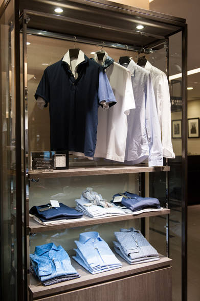 <strong>阪急MEN’S TOKYO｜6月 “ハイセンスに楽しむクールビズ”</strong>　阪急MEN’S TOKYO 地下1階 ドレスシャツ売り場「ANGLAIS（アングレー）」