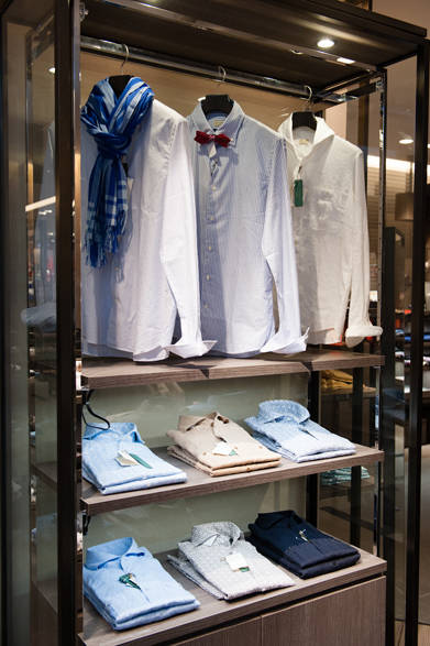 <strong>阪急MEN’S TOKYO｜6月 “ハイセンスに楽しむクールビズ”</strong>　阪急MEN’S TOKYO 地下1階 ドレスシャツ売り場「ANGLAIS（アングレー）」