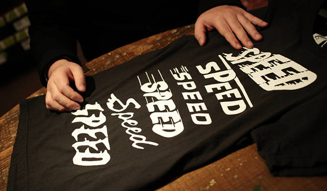 <strong>List｜リスト</strong>　FPMこと田中知之がファッションをリミックス？　SPEED Tシャツ　7245円