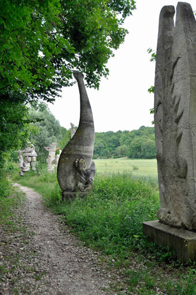 <strong>carnet de jardin｜松永 学</strong> 川から上がってきた両性動物の化石かな