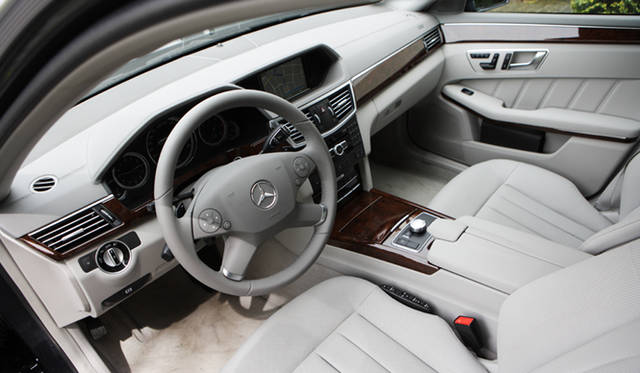 <strong>Mercedes-Benz E300 BlueTEC Hybrid｜メルセデス・ベンツ E300 ブルーテック ハイブリッド</strong>