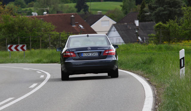 <strong>Mercedes-Benz E300 BlueTEC Hybrid｜メルセデス・ベンツ E300 ブルーテック ハイブリッド</strong>