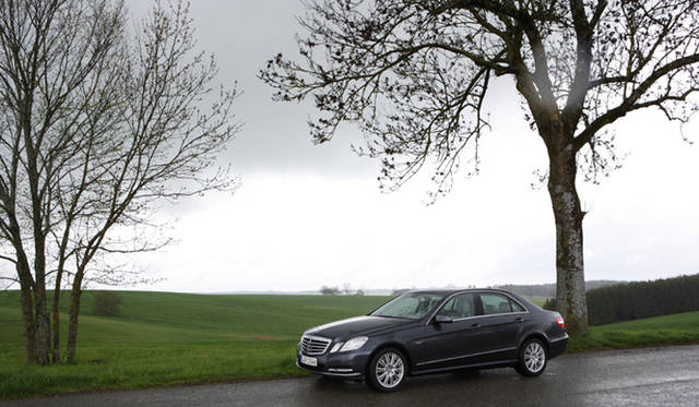 <strong>Mercedes-Benz E300 BlueTEC Hybrid｜メルセデス・ベンツ E300 ブルーテック ハイブリッド</strong>