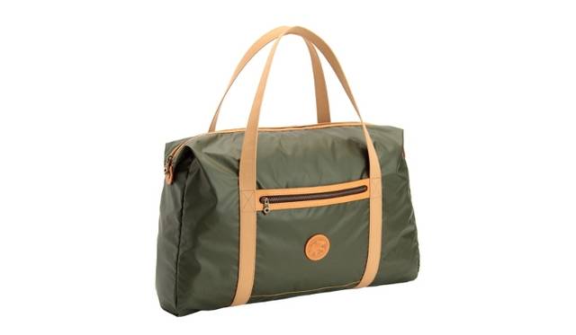 <strong>ハンティング・ワールド</strong>　Lサイズ2型（W53 x H37 x D10）　5万6700円