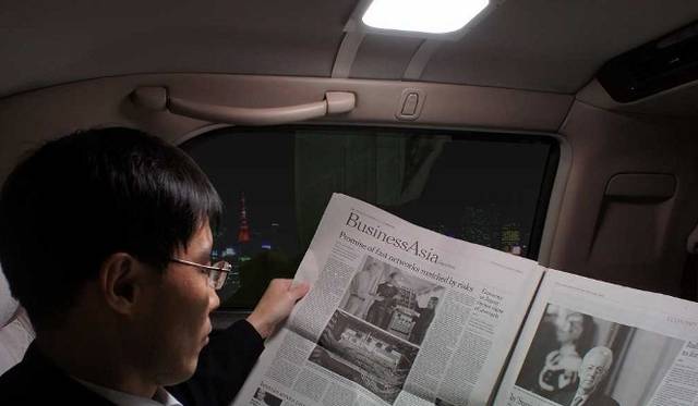 <strong>Lumiotec</strong>　約2ミリという薄さの有機ELパネルは、汎用性が高い