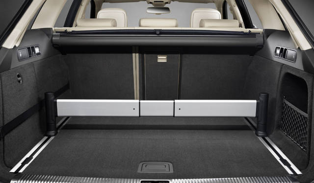 <strong>Audi A6 Avant｜アウディ A6 アバント</strong>