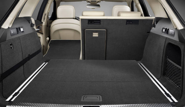 <strong>Audi A6 Avant｜アウディ A6 アバント</strong>