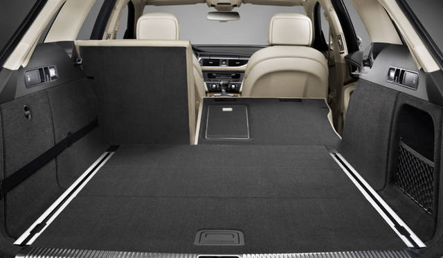 <strong>Audi A6 Avant｜アウディ A6 アバント</strong>