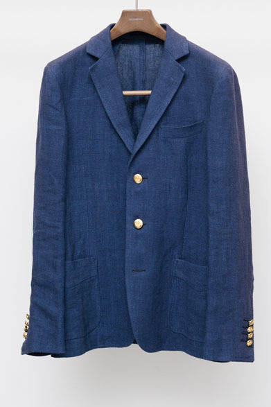 <strong> DESIGNWORKS｜デザインワークス</strong>　リネンブレザー11万5500円（デザインワークス／ドゥ・コート デザインワークス銀座店）