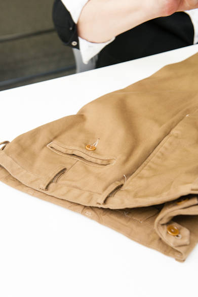 <strong> DESIGNWORKS｜デザインワークス</strong>　FINXパンツ3万3600円（デザインワークス／ドゥ・コート デザインワークス銀座店）