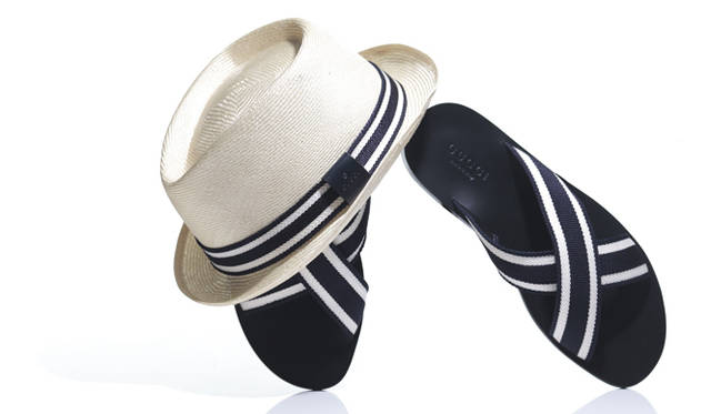 <strong>GUCCI｜グッチ</strong>　ハット　3万450円、レザーサンダル　4万4100円