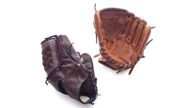 <strong>COACH│コーチ</strong>　Heritage Baseball Glove 4万2000円