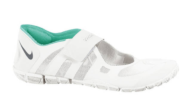 <strong>NIKE｜ナイキ</strong>　「THE LOOK OF SPORT：レリン・フランコ」　ナイキ フリー TR ツイスト 8925円