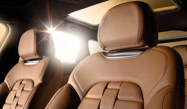 <strong>Citroen DS5｜シトロエン DS5</strong>　腕時計のベルトをイメージした「ウォッチストラップ」