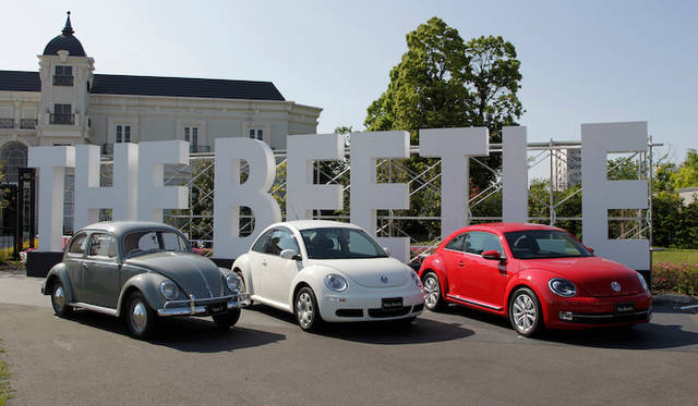 <strong>Volkswagen The Beetle｜フォルクスワーゲン ザ・ビートル</strong>　手前からType 1 ニュービートル ザ・ビートル