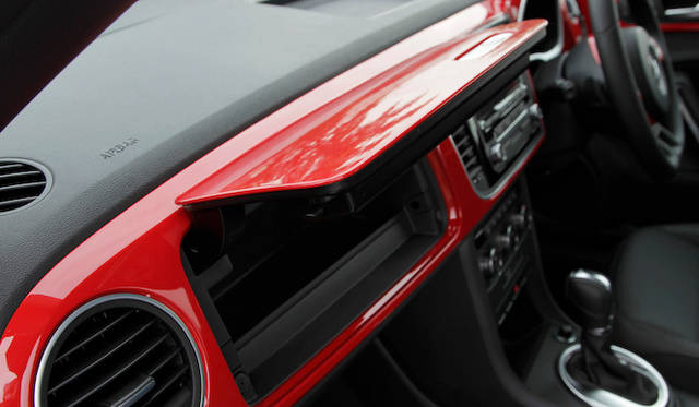 <strong>Volkswagen The Beetle｜フォルクスワーゲン ザ・ビートル</strong>