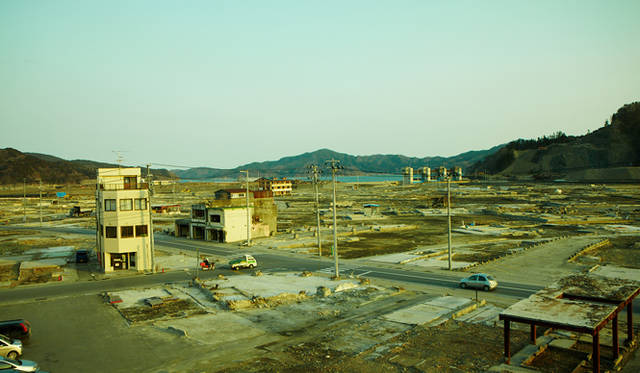 <strong>浜のミサンガ「環」</strong>　東北に大きな被害をもたらした昨年の東日本大震災