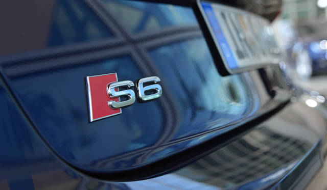 <strong>Audi S6 Avant｜アウディ S6 アバント</strong>